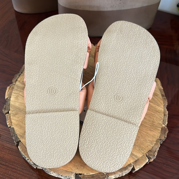 Universal Thread *NWT* Women’s Cosette Sandals in Coral - Picture 9 of 10